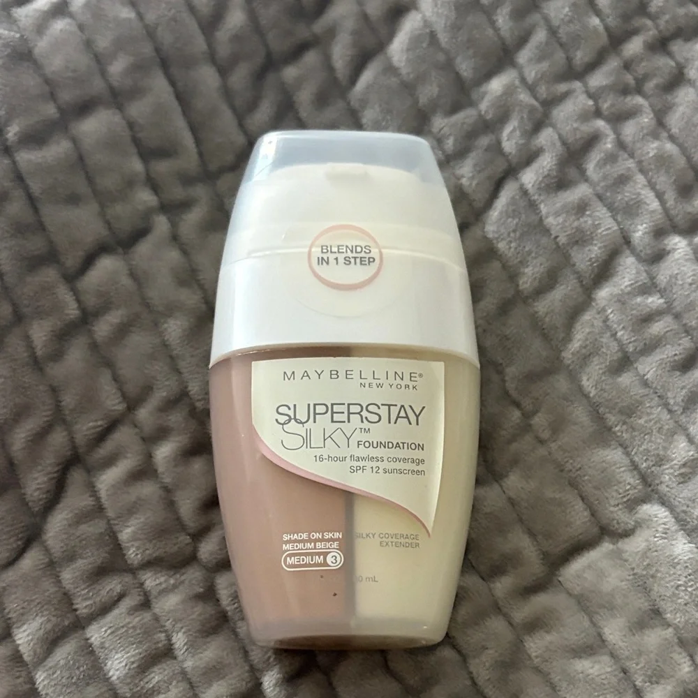 Maybelline SuperStay Silky Foundation - Medium Beige